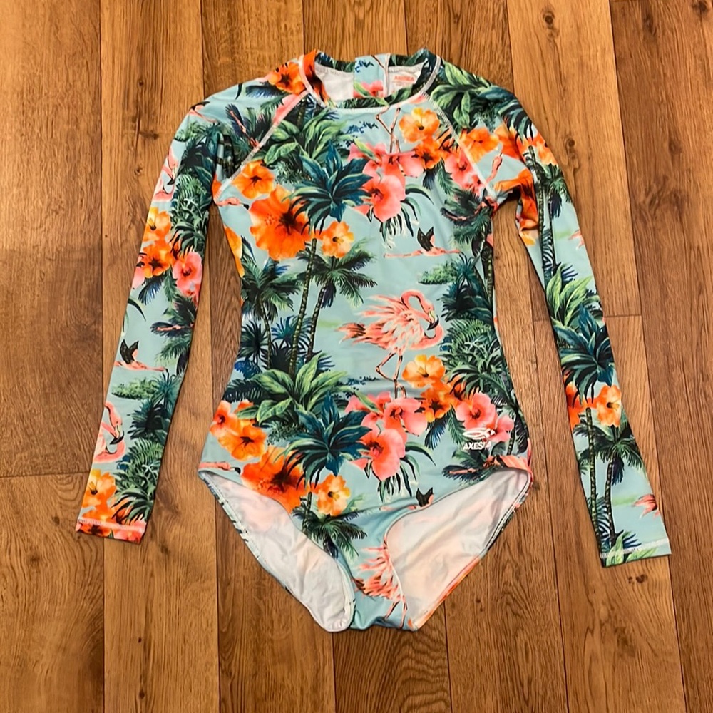 Long sleeve bathing suit